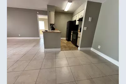 704 NW 103rd Terrace #102, Pembroke Pines, FL 33026 - Photo 8