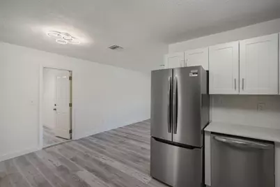 911 SE Dolphin Drive, Stuart, FL 34996 - Photo 8