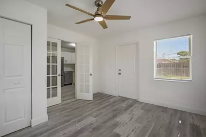 911 SE Dolphin Drive, Stuart, FL 34996 - Photo 10