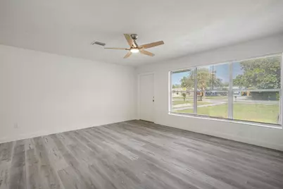 911 SE Dolphin Drive, Stuart, FL 34996 - Photo 2