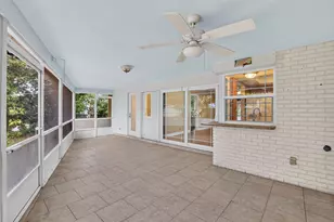 1011 SW 7th St, Boca Raton, FL 33486 - Photo 14