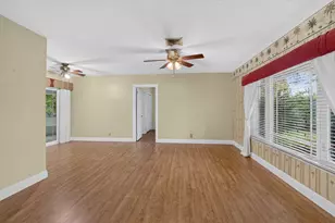 1011 SW 7th St, Boca Raton, FL 33486 - Photo 2