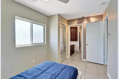 230 NE 45th Street, Oakland Park, FL 33334 - Photo 24
