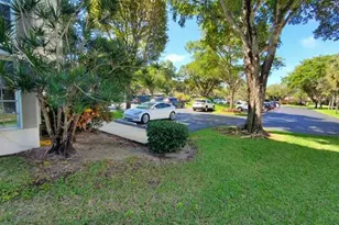 3800 Oaks Clubhouse Dr, Pompano Beach, FL 33069 - Photo 26