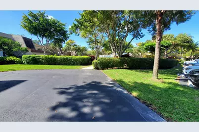 3800 Oaks Clubhouse Drive #112, Pompano Beach, FL 33069 - Photo 30