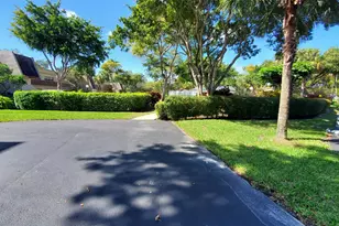 3800 Oaks Clubhouse Dr, Pompano Beach, FL 33069 - Photo 30