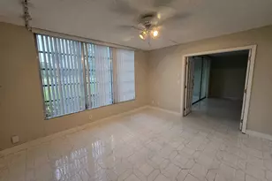 3800 Oaks Clubhouse Dr, Pompano Beach, FL 33069 - Photo 14