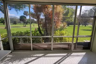 3800 Oaks Clubhouse Dr, Pompano Beach, FL 33069 - Photo 18