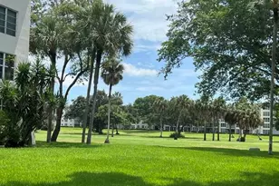 3800 Oaks Clubhouse Dr, Pompano Beach, FL 33069 - Photo 22
