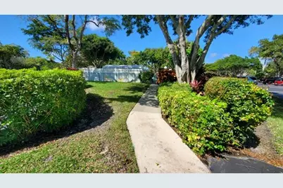 3800 Oaks Clubhouse Drive #112, Pompano Beach, FL 33069 - Photo 32