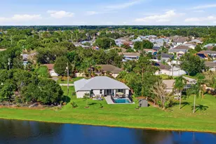 1174 SW Edinburgh Dr, Port Saint Lucie, FL 34953 - Photo 4