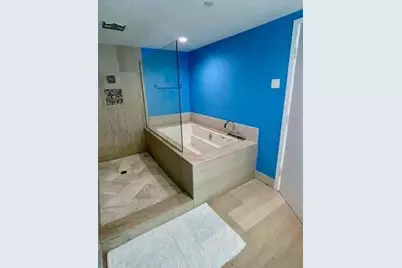 5875 Collins Avenue #1606, Miami Beach, FL 33140 - Photo 6