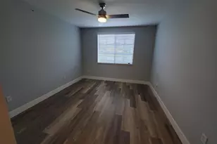 8070 N Nob Hill Rd, Tamarac, FL 33321 - Photo 12