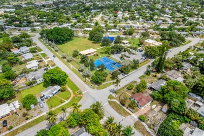 1712 NE 50th Court, Pompano Beach, FL 33064 - Photo 42