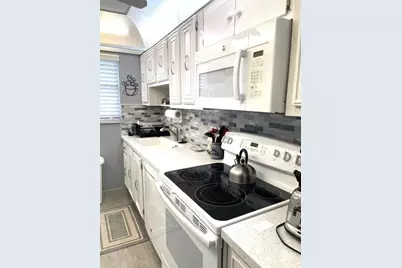 237 High Point Court W #A, Delray Beach, FL 33445 - Photo 16