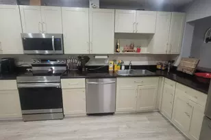 9210 NW 14th St, Pembroke Pines, FL 33024 - Photo 8