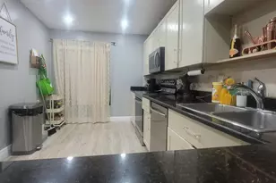 9210 NW 14th St, Pembroke Pines, FL 33024 - Photo 6