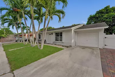6134 E Wauconda Way E, Lake Worth, FL 33463 - Photo 2