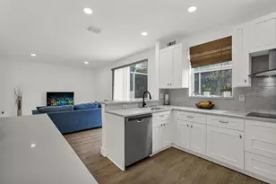 527 NW 87th Ln, Coral Springs, FL 33071 - Photo 4