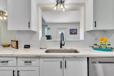 7500 NW 73rd Avenue, Tamarac, FL 33321 - Photo 18