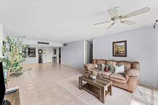 501 SW 11th Pl, Boca Raton, FL 33432 - Photo 4