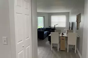 12850 SW 4th Ct, Pembroke Pines, FL 33027 - Photo 4