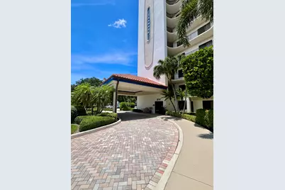 370 Golfview Road #302, North Palm Beach, FL 33408 - Photo 2