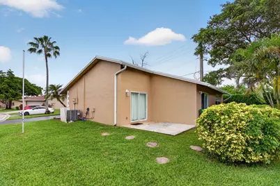 7516 NW 88th Terrace, Tamarac, FL 33321 - Photo 4