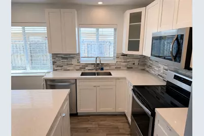 1077 NE 34th Street #3, Oakland Park, FL 33334 - Photo 8