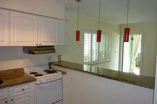 2124 NE 5th Ave, Wilton Manors, FL 33305 - Photo 2