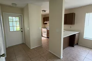 1720 SE Linpark Ct, Port Saint Lucie, FL 34952 - Photo 8