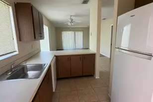 1720 SE Linpark Ct, Port Saint Lucie, FL 34952 - Photo 10