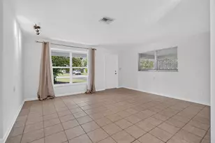 101 E Beverly Road E, Jupiter, FL 33469 - Photo 8