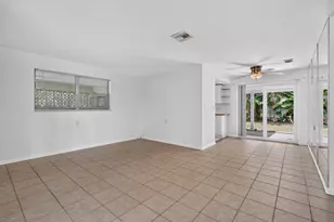 101 E Beverly Road E, Jupiter, FL 33469 - Photo 14