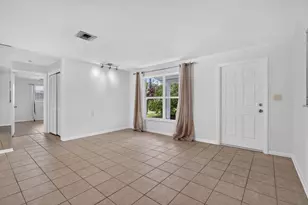101 E Beverly Road E, Jupiter, FL 33469 - Photo 10