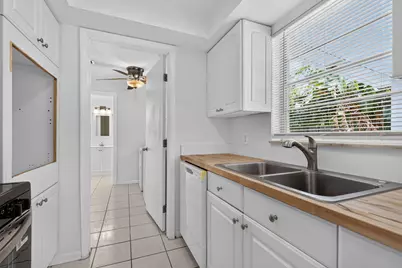 101 E Beverly Road E, Jupiter, FL 33469 - Photo 22