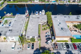 2621 NE 1st St, Pompano Beach, FL 33062 - Photo 10
