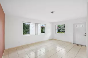 13988 Lake Lure Ct, Miami Lakes, FL 33014 - Photo 2