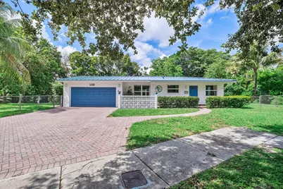 13988 Lake Lure Court, Miami Lakes, FL 33014 - Photo 6