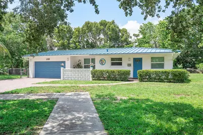 13988 Lake Lure Court, Miami Lakes, FL 33014 - Photo 2