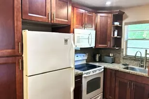 237 Farnham J, Deerfield Beach, FL 33442 - Photo 2