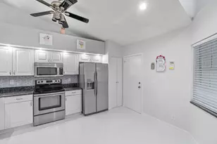 7916 Coral Pointe Dr, Delray Beach, FL 33446 - Photo 16