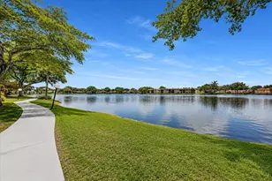 412 Briarwood Cir, Hollywood, FL 33024 - Photo 2