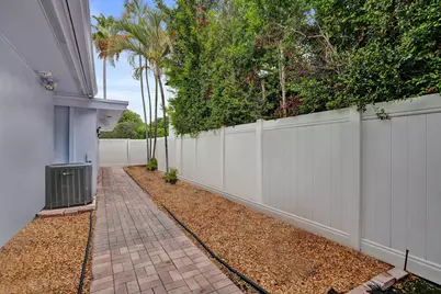 908 NE 16th Place, Fort Lauderdale, FL 33305 - Photo 30