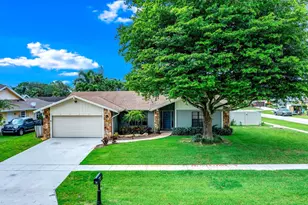 574 Juniper Pl, Wellington, FL 33414 - Photo 1