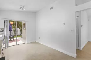 13945 Langley Pl, Davie, FL 33325 - Photo 8