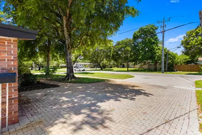 880 E Acre Drive, Plantation, FL 33317 - Photo 54