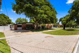 880 E Acre Dr, Plantation, FL 33317 - Photo 70