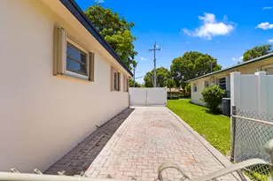 880 E Acre Dr, Plantation, FL 33317 - Photo 46