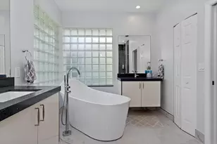 875 Bayside Ln, Weston, FL 33326 - Photo 22
